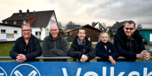 Vereinsvorstände: Uwe Richter (GW Hagenberg) und Lutz Renneberg (FC Grone) sowie Stephan Jannasch, Mira von Herder und Jesko Lange (HC Göttingen) (v. l.). Quelle: Christina Hinzmann/GT